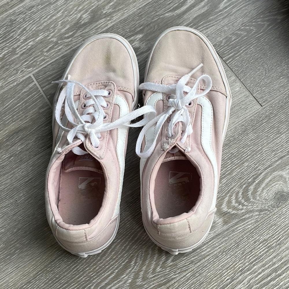 Light Rose Pink Women’s Vans Sneakers !
